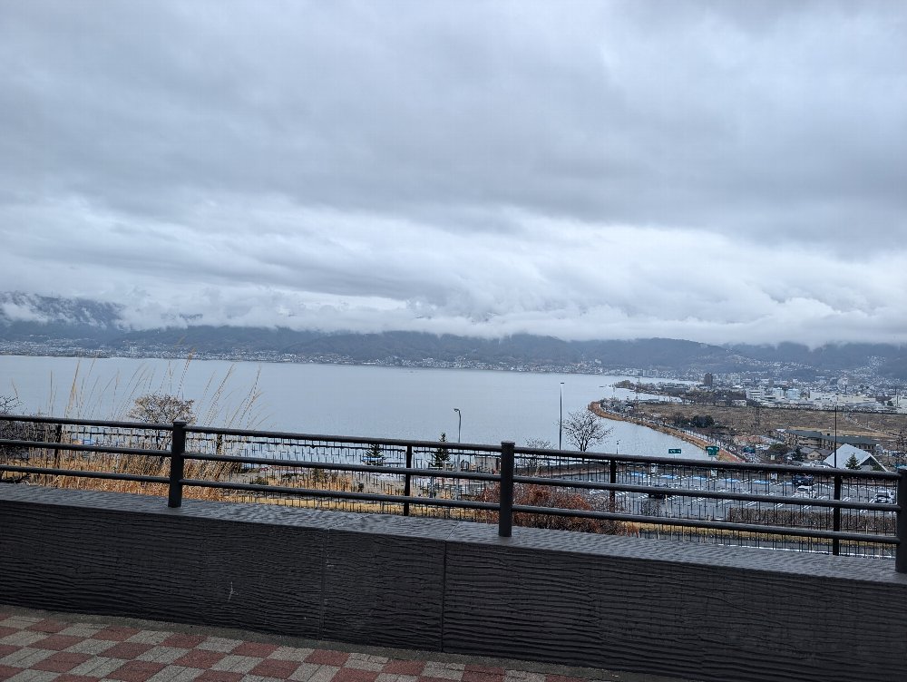 諏訪湖SAにて休憩