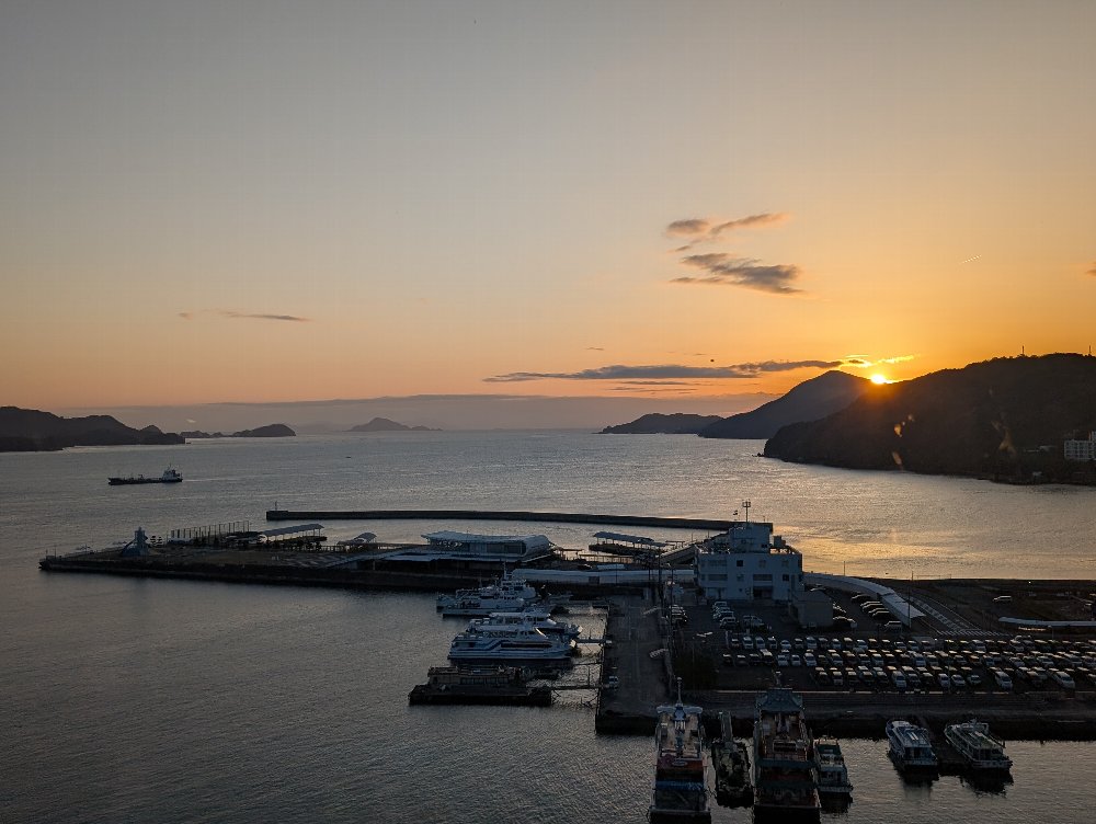 戸田家の部屋から望む朝の日の出