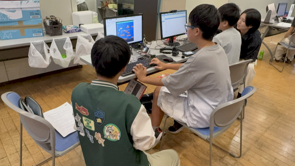 WEBページとプログラムを組み合わせた実習